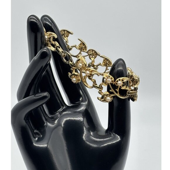 Vintage Bracelet Gold Tone Figural Vines and Leaves Faux Pearls Centers Unsigned - Picture 13 of 13